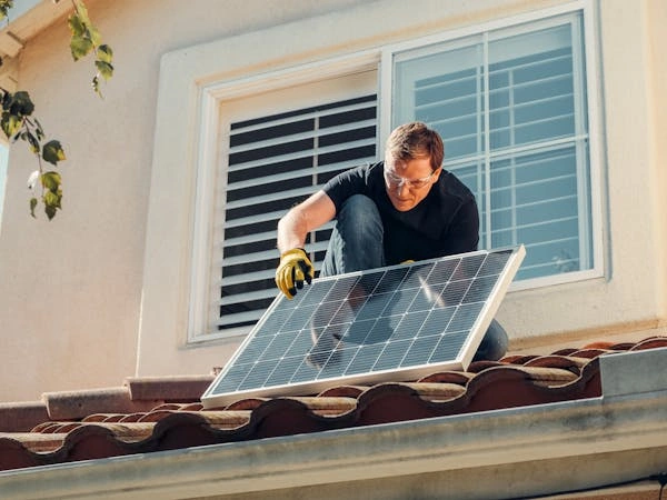 How to Clean Solar Panels on a Pitched Roof Without Damage