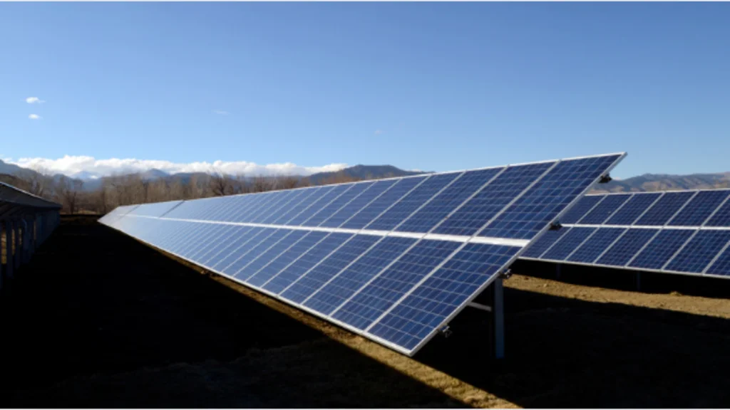 how do solar arrays work