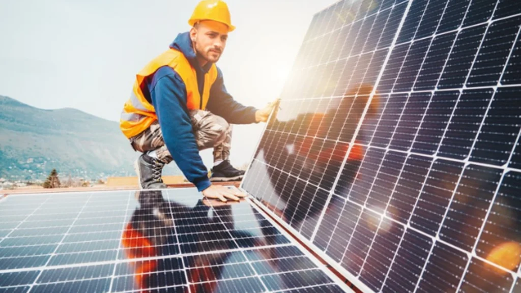 energy chain for a solar panel