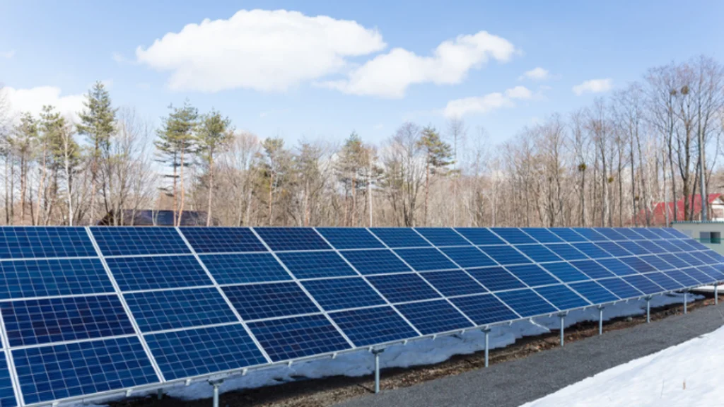 energy chain for a solar panel