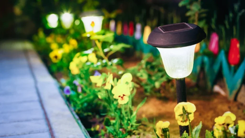 Solar garden lights