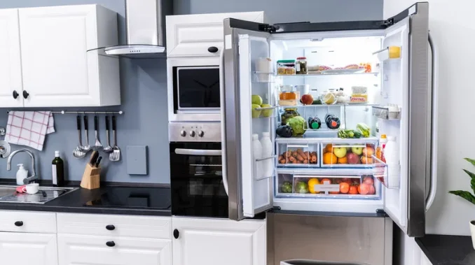 Solar refrigerator